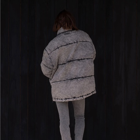 LNDN Denim Puffer *New With Tags* - Picture 3 of 8